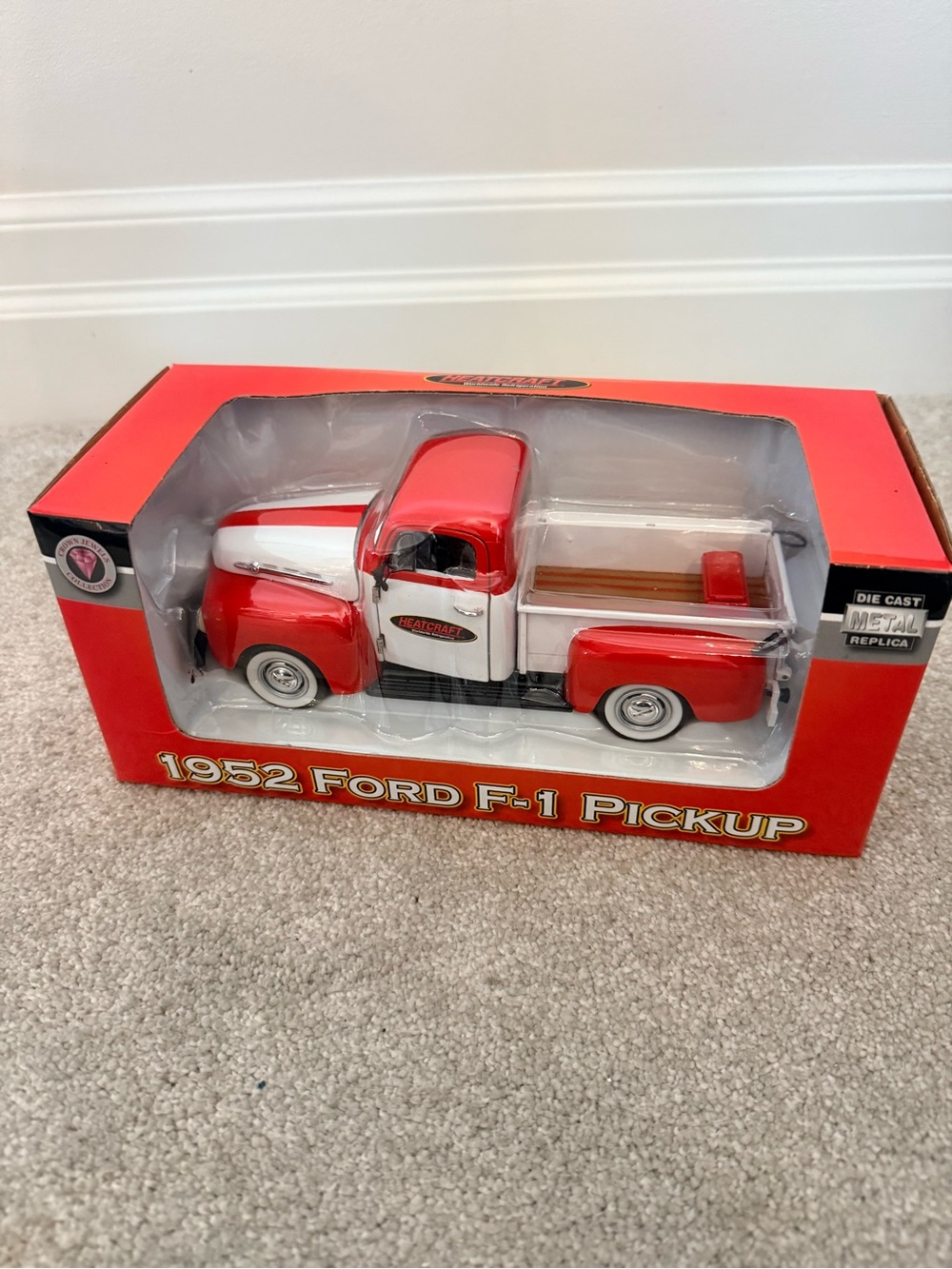 1952 Ford F-1 Pickup Die-Cast Toy Truck - Red & White heatcraft